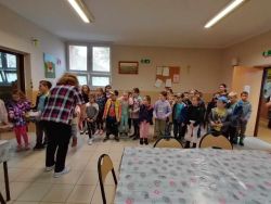 Vystúpenie detí zo ZŠ z Horného Srnia pri príležitosti mesiacia úcty k starším